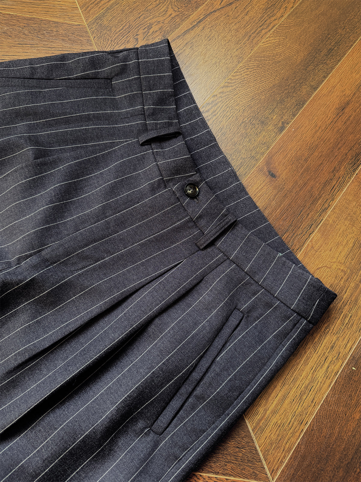 InsGale 25SS 彎刀廓形打褶立體闊腿垂墜感寬條紋西褲