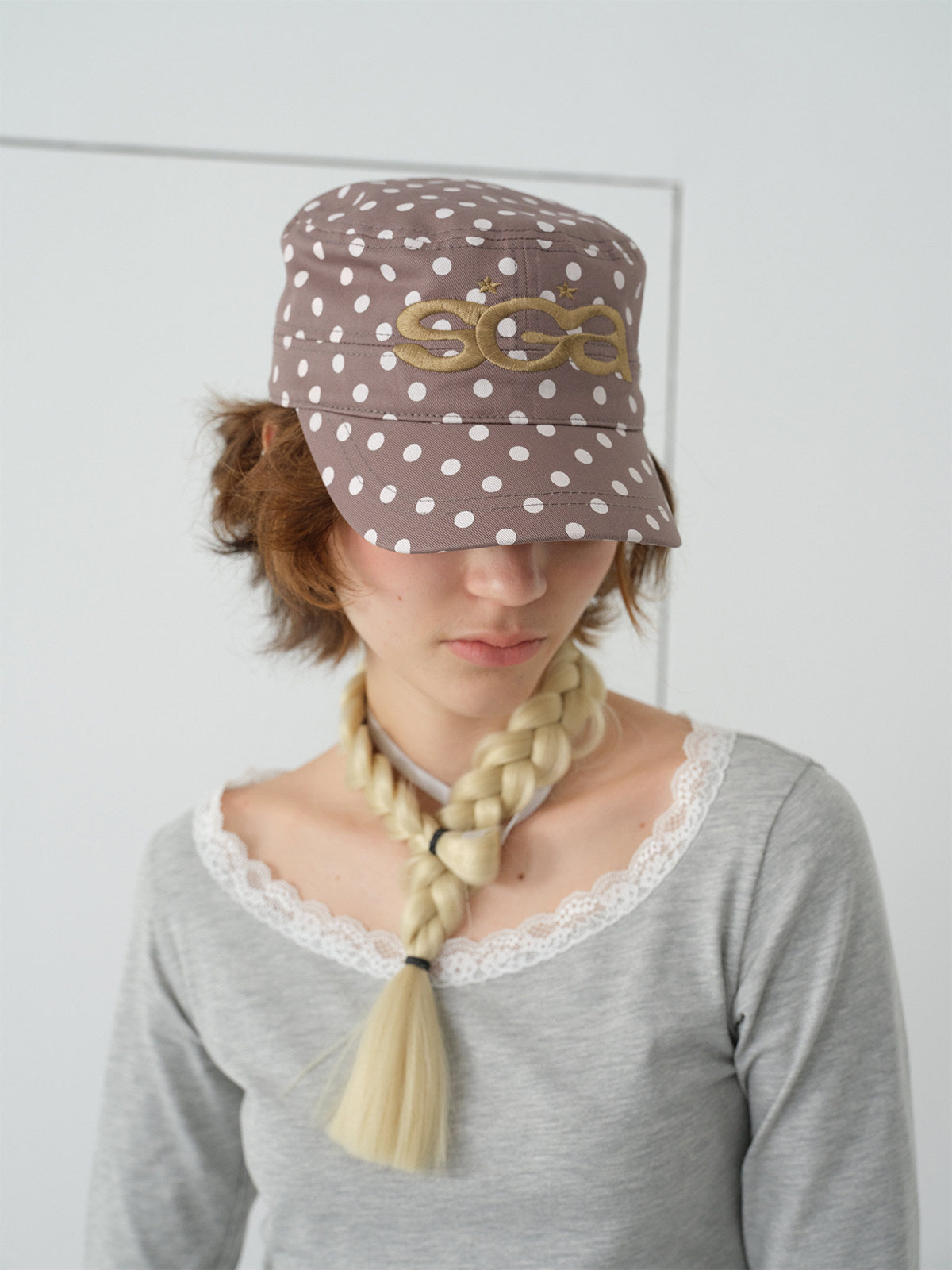 InsGale 26SS 點點棕色復古刺繡平頂帽